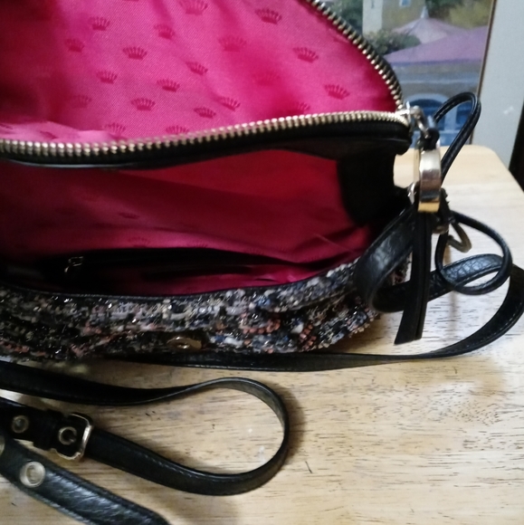 🆕Juicy Couture Traveler Flap Crossbody Bag.🎒Wide Zip Pocket,Tweed&Leather. - Picture 12 of 12